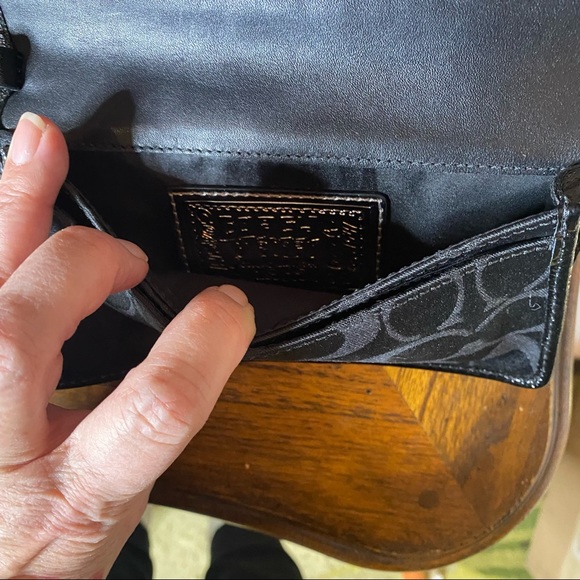 Coach Poppy wristlet with great silver detail! - Picture 5 of 7